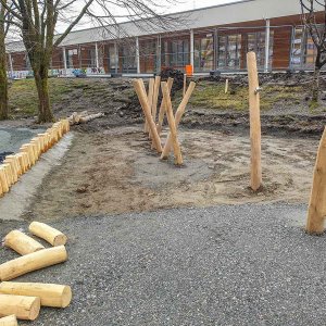Rugdeveien Lekeplass ved Landås Skole.