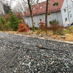 Vi bygger lekeplass for Barnas Byrom i Sudmannsvei