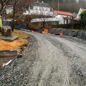 Vi bygger lekeplass for Barnas Byrom i Sudmannsvei