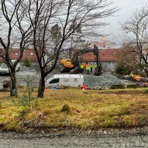 Vi bygger lekeplass for Barnas Byrom i Sudmannsvei